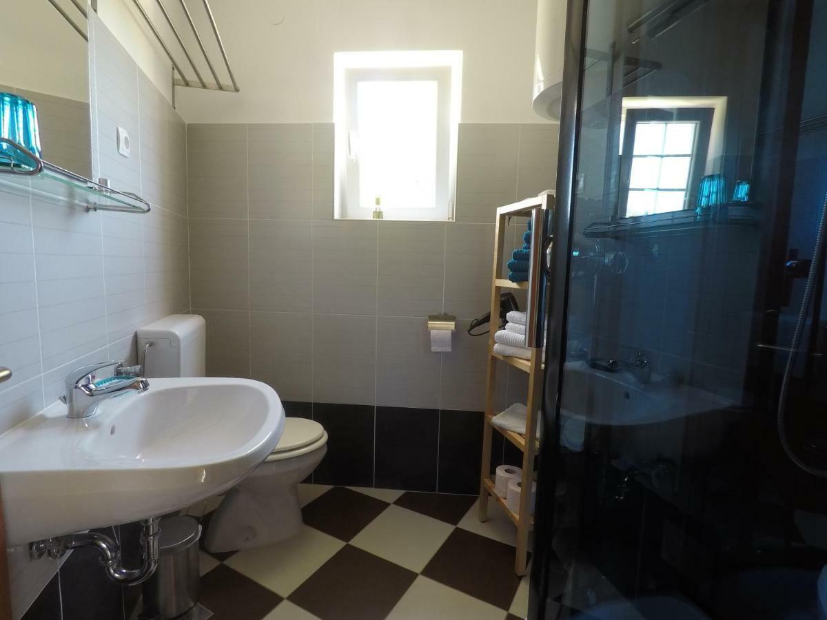 Apartments Pegla Nerezine Zewnętrze zdjęcie