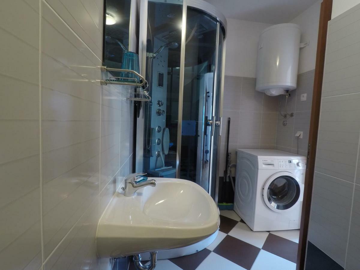 Apartments Pegla Nerezine Zewnętrze zdjęcie
